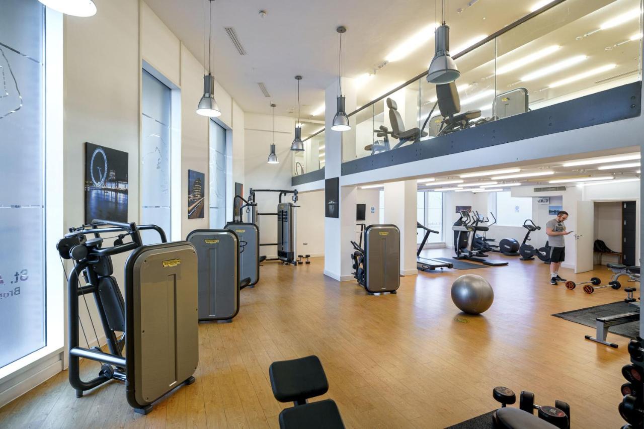 Stylish Fully-Equipped One Bedroom Apartment With Extra Sofa Bed, Free Secure Parking, Onsite Gym, 24Hr Security & Concierge Лондон Екстериор снимка
